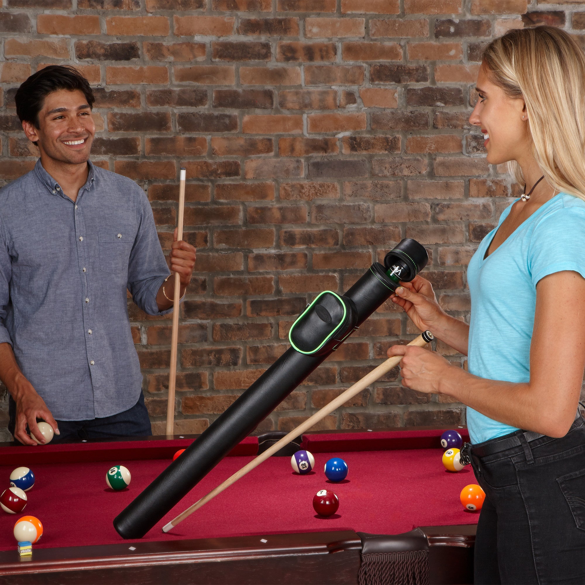 Casemaster 51-0706-10 Q-Vault Supreme Black with Green Trim Cue Case